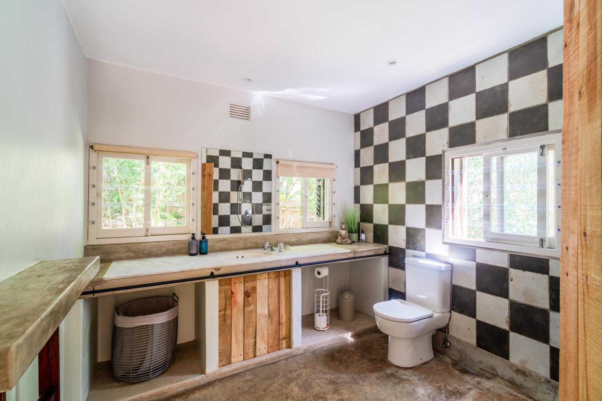 Treebia Self-Catering - Loadshedding Free Apartment Plettenberg Bay Exterior foto